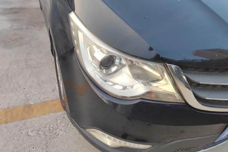Used Baojun 730 2014 1.5L manual luxury trim 7 seats Right Front Headlight