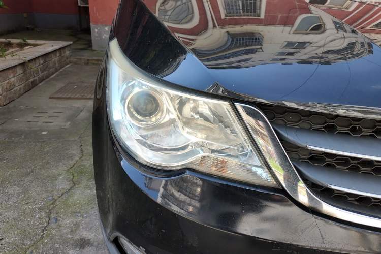 Used Baojun 730 2014 1.5L manual Comfort version 7 seats Right Front Headlight