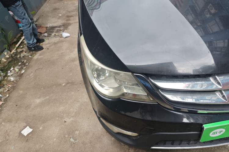 Used Baojun 730 2014 1.5L manual Comfort version 7 seats Right Front Headlight