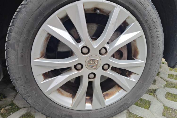 Used Baojun 730 2014 1.5L manual standard trim 7 seats Right Front Wheel Hub