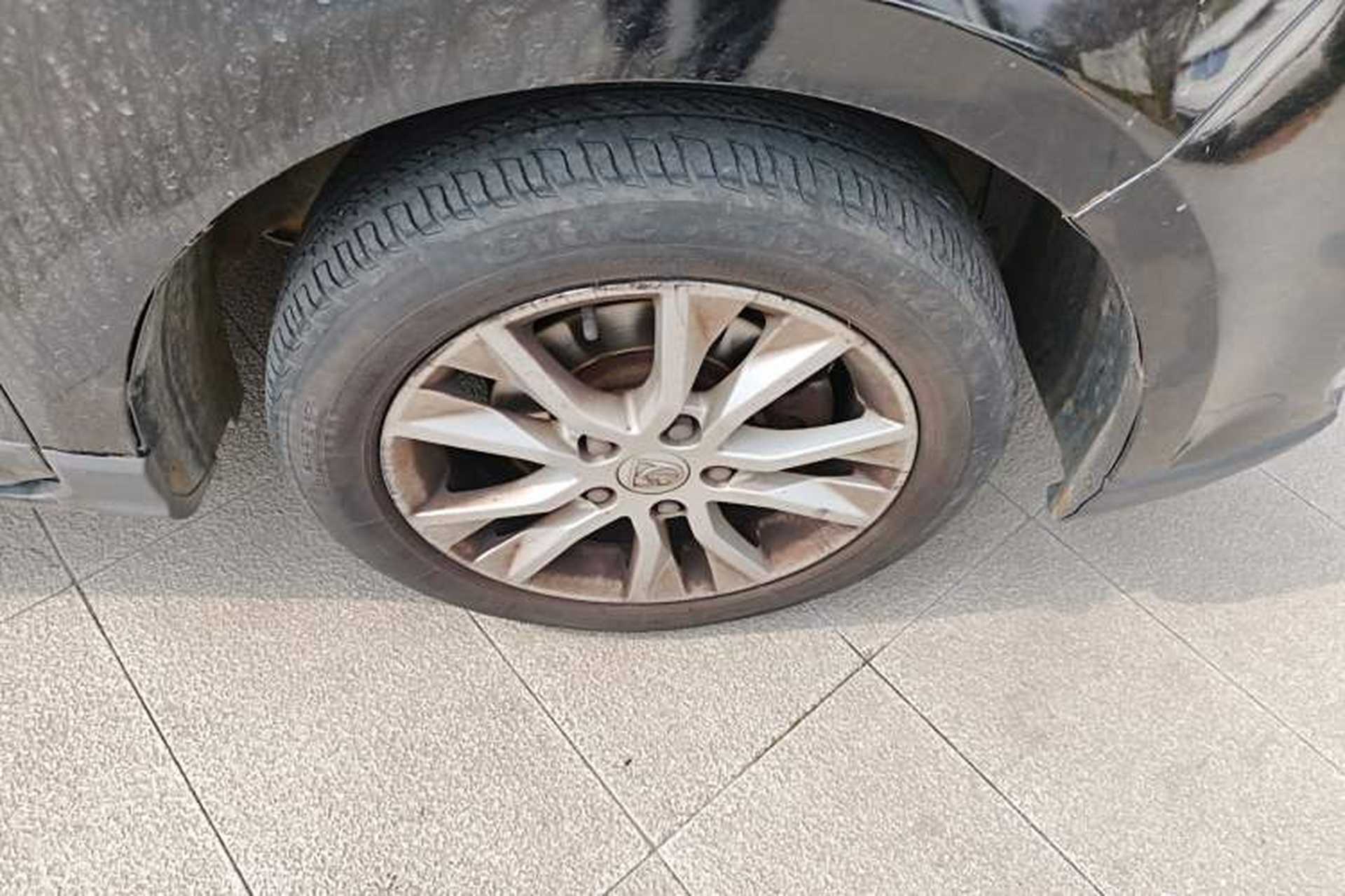 Used Baojun 730 2014 1.5L manual Comfort version 7 seats Right Front Wheel Hub