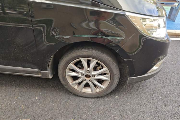 Used Baojun 730 2014 1.5L manual Comfort version 7 seats Right Front Wheel Hub