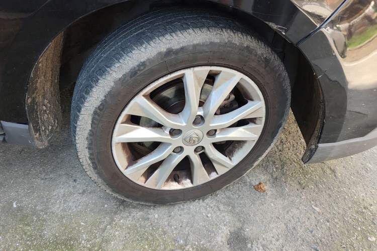 Used Baojun 730 2014 1.5L manual Comfort version 7 seats Right Front Wheel Hub