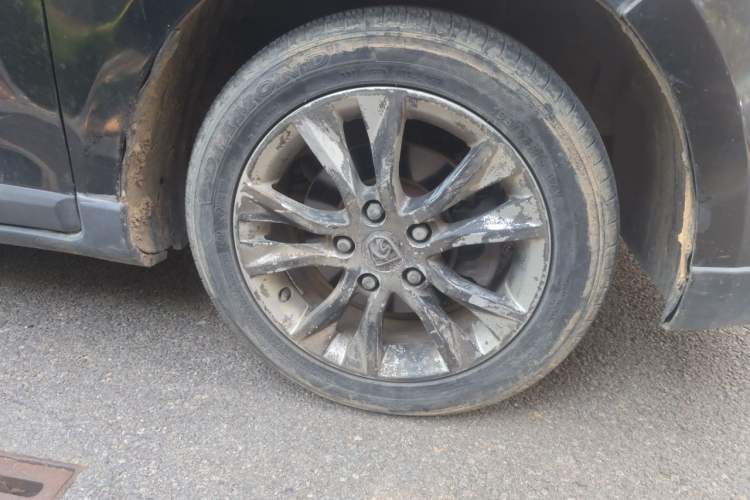 Used Baojun 730 2014 1.5L manual Comfort version 7 seats Right Front Wheel Hub