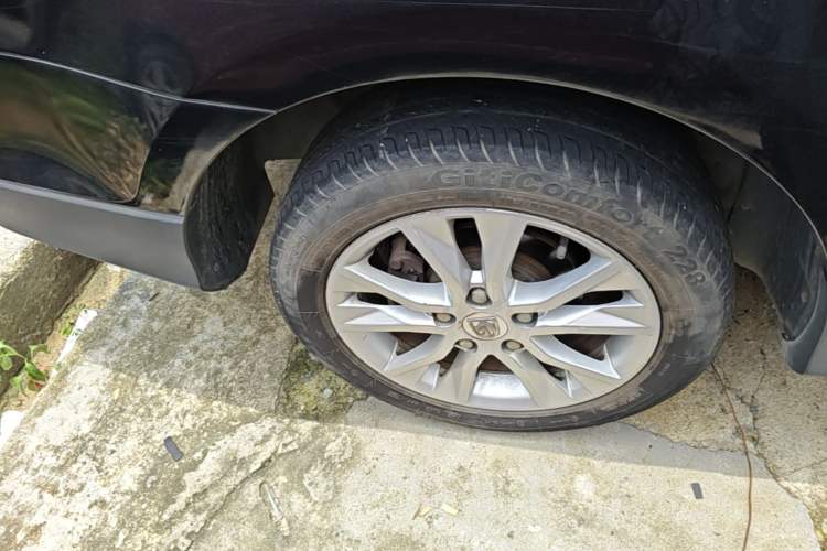 Used Baojun 730 2014 1.5L manual Comfort ESP version 7 seats Right Rear Wheel Hub