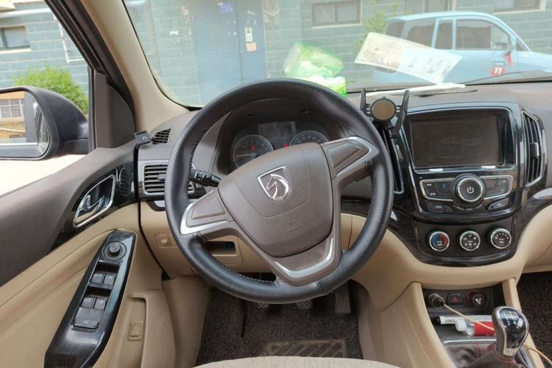 Used Baojun 730 2014 1.5L manual Comfort version 7 seats Steering Wheel