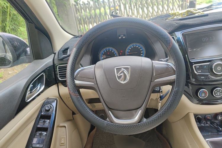 Used Baojun 730 2014 1.5L manual Comfort version 7 seats Steering Wheel