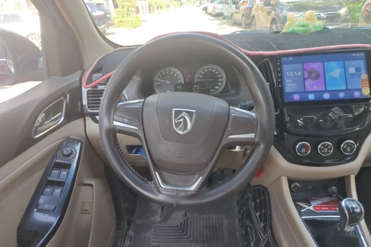 Used Baojun 730 2014 1.5L manual Comfort version 7 seats Steering Wheel