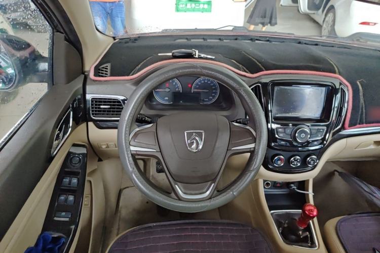 Used Baojun 730 2014 1.5L manual Comfort ESP version 7 seats Steering Wheel