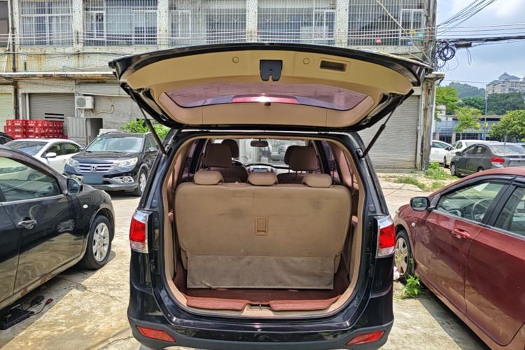 Used Baojun 730 2014 1.5L manual Comfort ESP version 7 seats Trunk