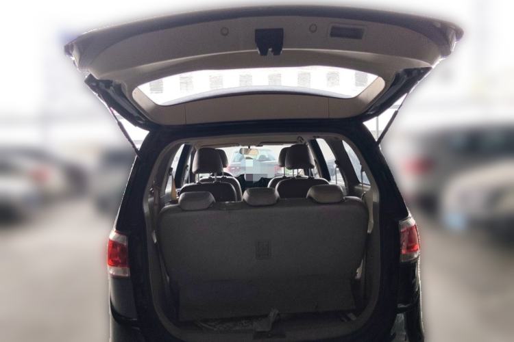 Used Baojun 730 2014 1.8L manual Comfort trim 7-seater Trunk