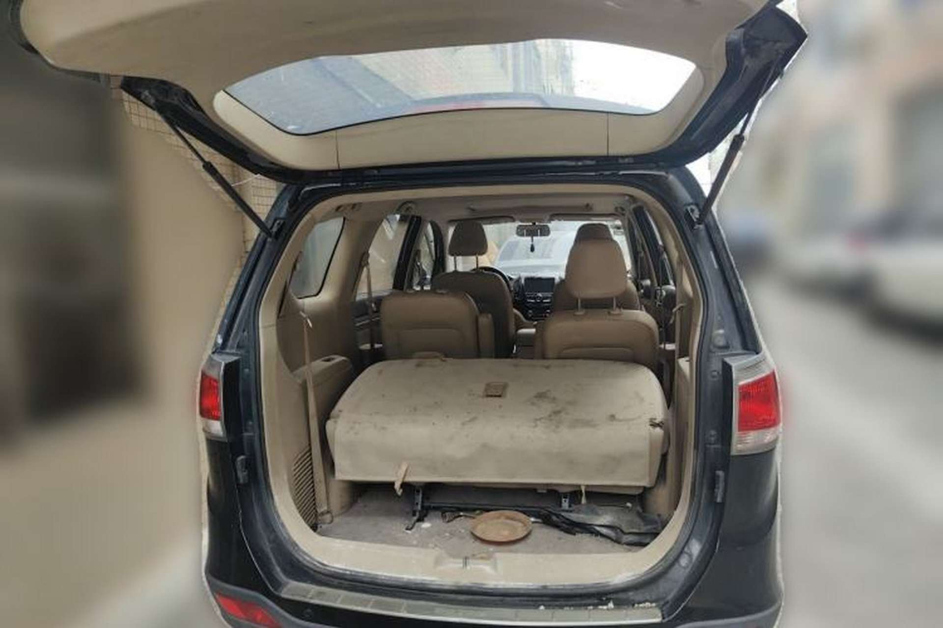 Used Baojun 730 2014 1.5L Manual Luxury Navigation ESP Version 7 Seats Trunk