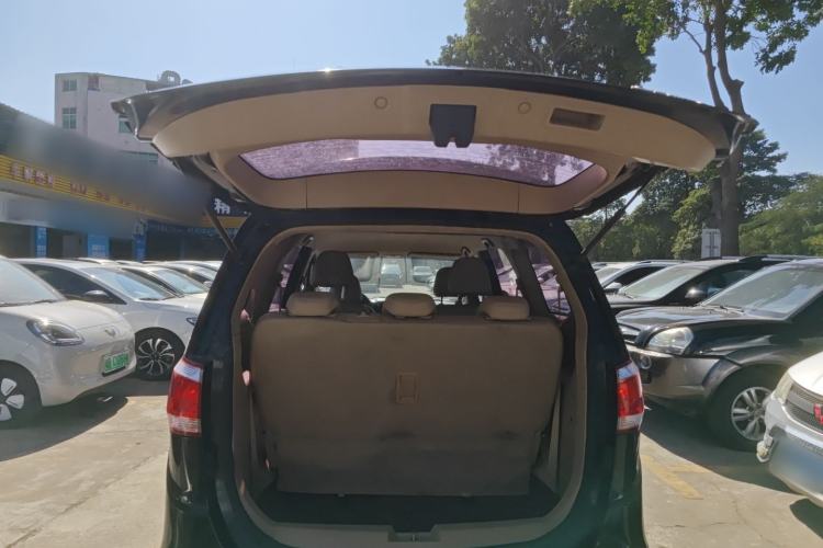 Used Baojun 730 2014 1.5L manual Comfort ESP version 7 seats Trunk