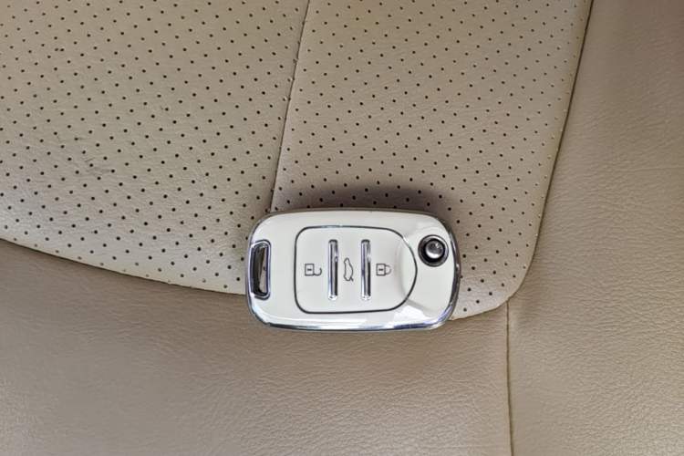 Used Baojun 730 2014 1.5L manual Comfort ESP version 7 seats Vehicle Key
