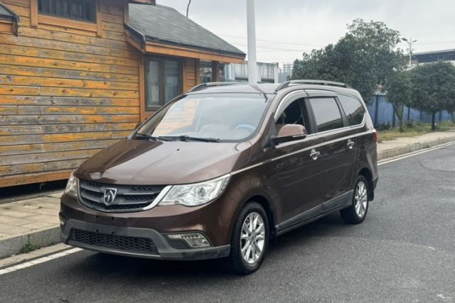 Used Baojun 730 2014 1.5L manual Comfort version 7 seats