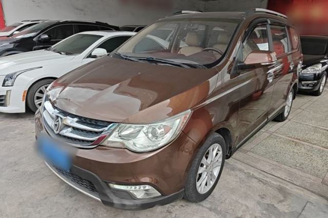 Używany Baojun 730 2014 1.5L manual luxury trim 7 seats