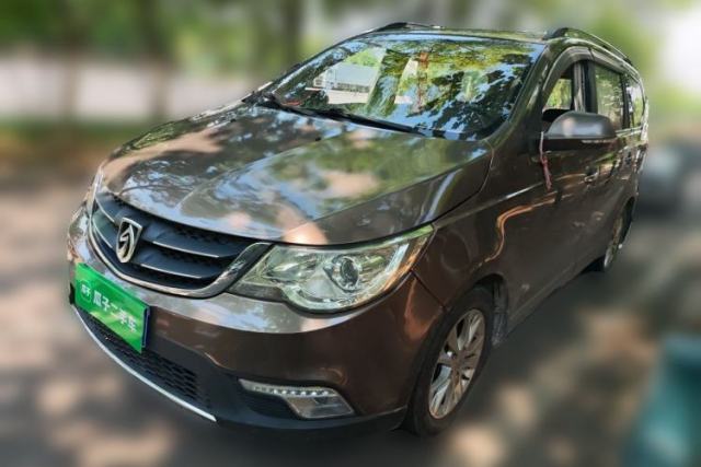 Używany Baojun 730 2014 1.5L manual Comfort ESP version 7 seats