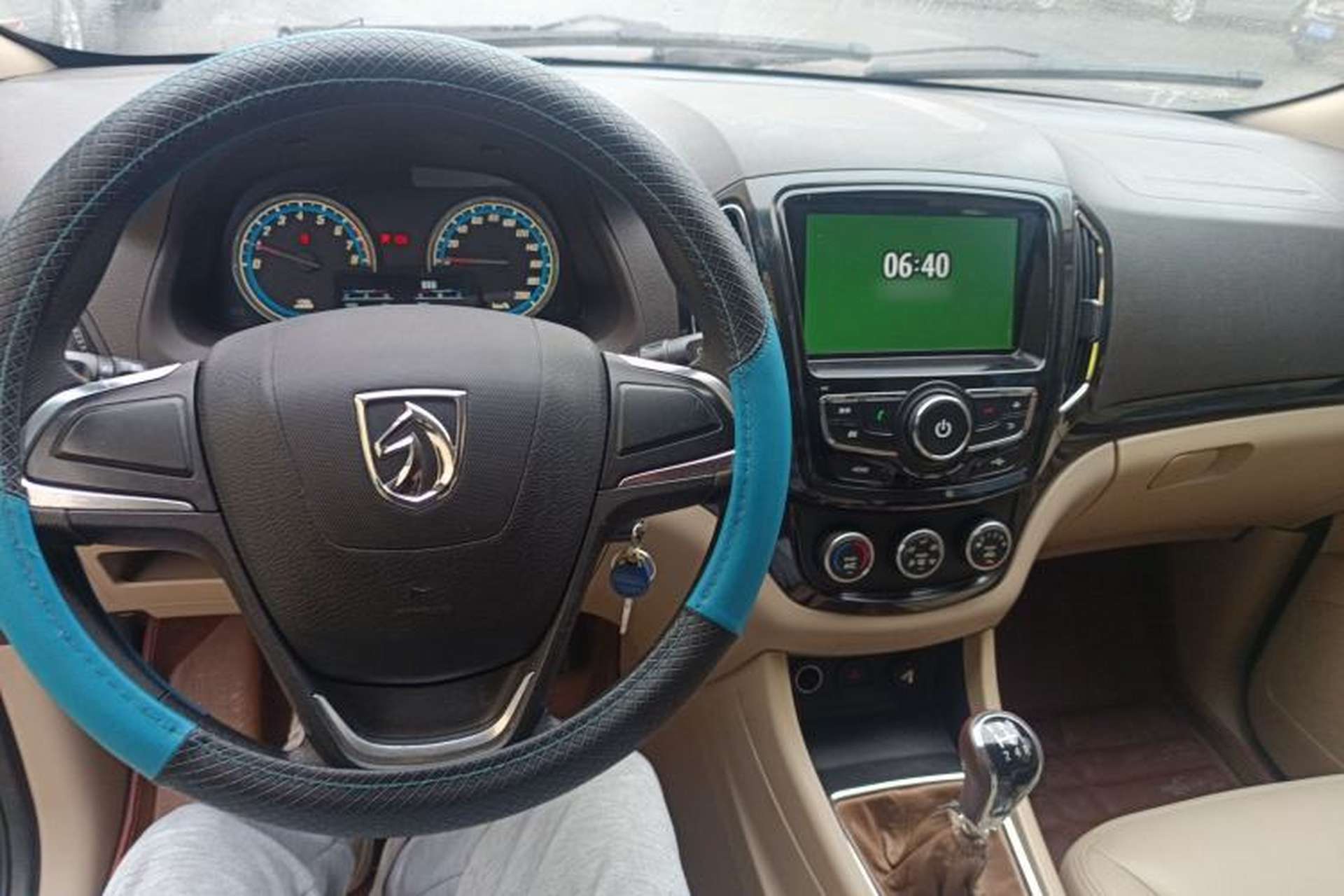 Used Baojun 730 2014 1.5L manual Comfort version 7 seats Center Console