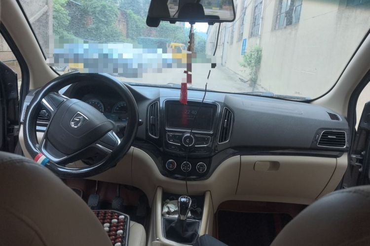Used Baojun 730 2014 1.5L manual Comfort version 7 seats Center Console