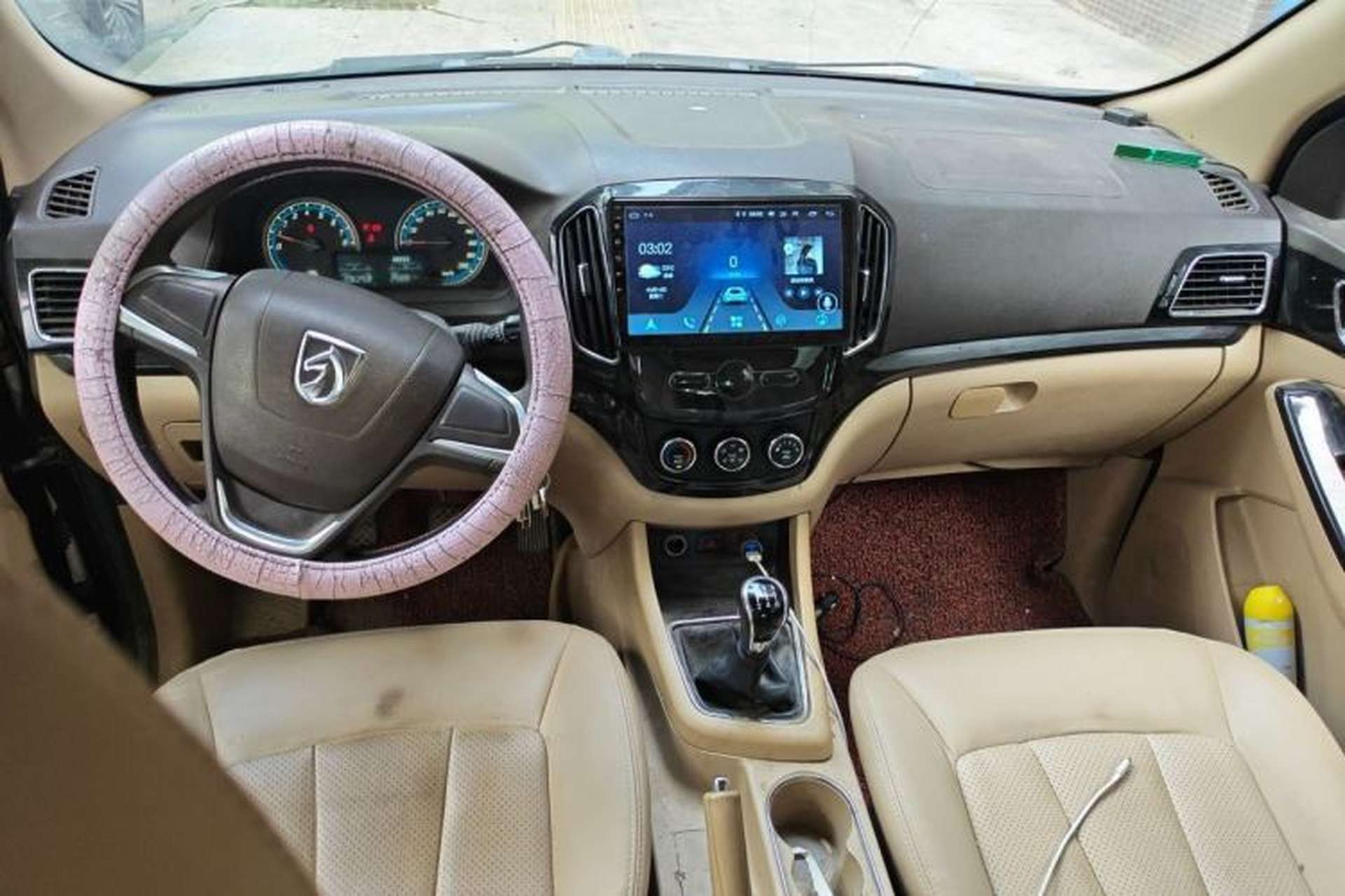 Used Baojun 730 2014 1.5L manual Comfort version 7 seats Center Console