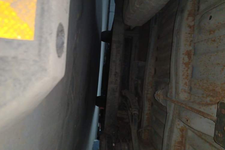 Used Baojun 730 2014 1.5L manual Comfort version 7 seats Chassis Rear