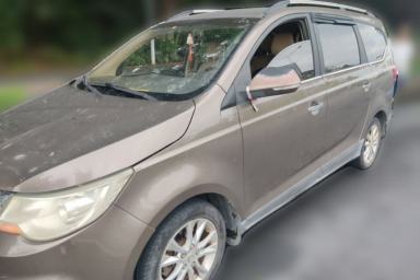 Used Baojun 730 2014 1.5L manual Comfort ESP version 7 seats