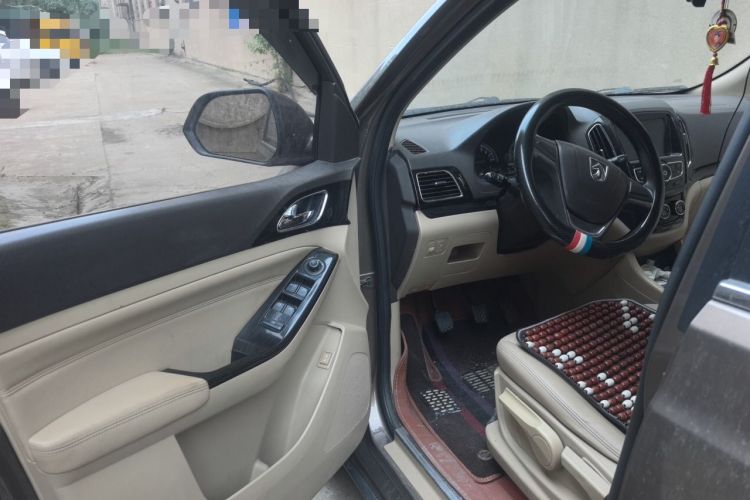 Used Baojun 730 2014 1.5L manual Comfort version 7 seats Driver Seat