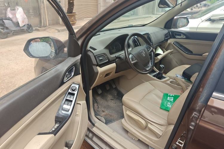 Used Baojun 730 2014 1.5L Manual Luxury Navigation ESP Version 7 Seats Driver Seat
