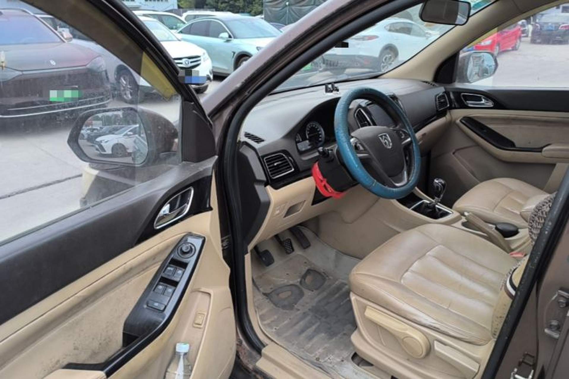 Used Baojun 730 2014 1.5L manual luxury trim 7 seats Driver Seat