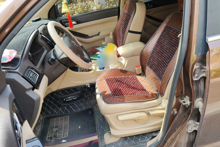Used Baojun 730 2014 1.5L manual Comfort ESP version 7 seats Driver Seat