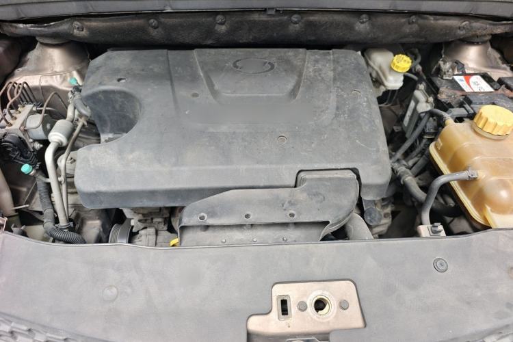 Used Baojun 730 2014 1.5L manual Comfort version 7 seats Engine Bay