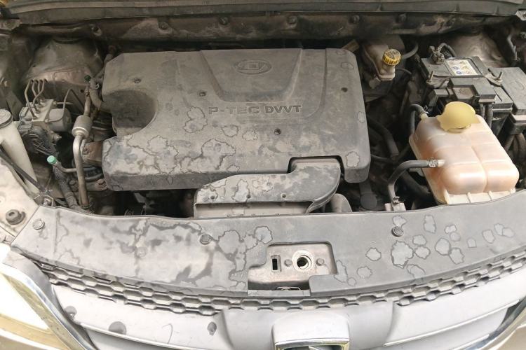 Used Baojun 730 2014 1.5L manual standard trim 7 seats Engine Bay