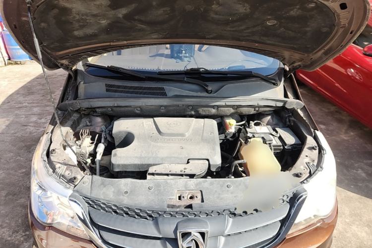 Used Baojun 730 2014 1.5L manual Comfort ESP version 7 seats Engine Bay