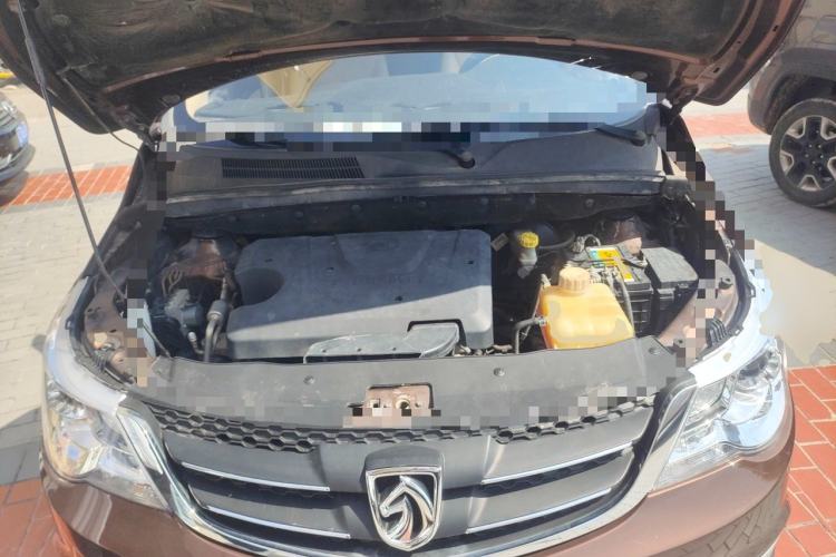 Used Baojun 730 2014 1.5L manual Comfort version 7 seats Engine Bay