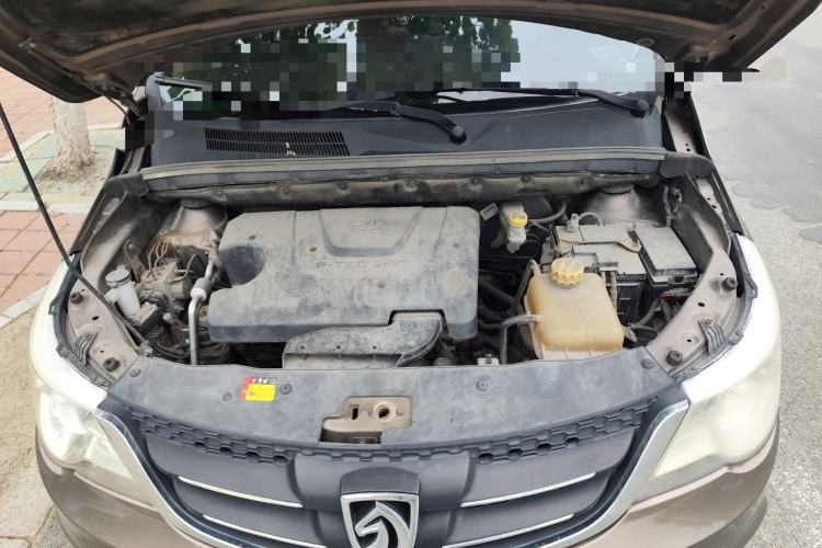 Used Baojun 730 2014 1.5L manual luxury trim 7 seats Engine Bay
