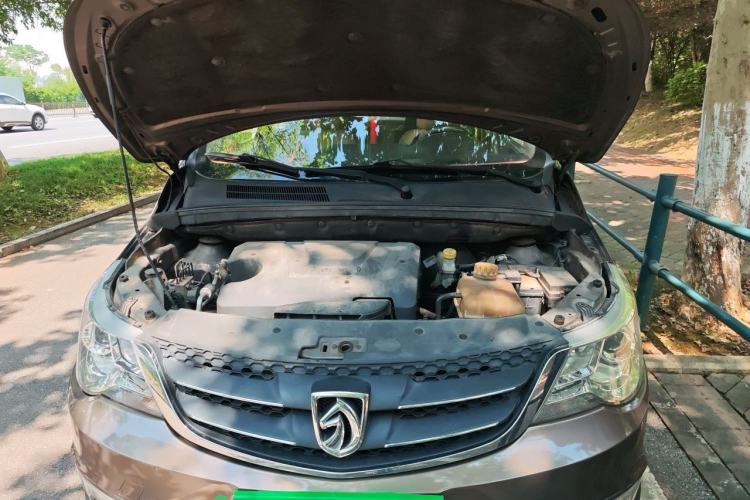 Used Baojun 730 2014 1.5L manual Comfort ESP version 7 seats Engine Bay