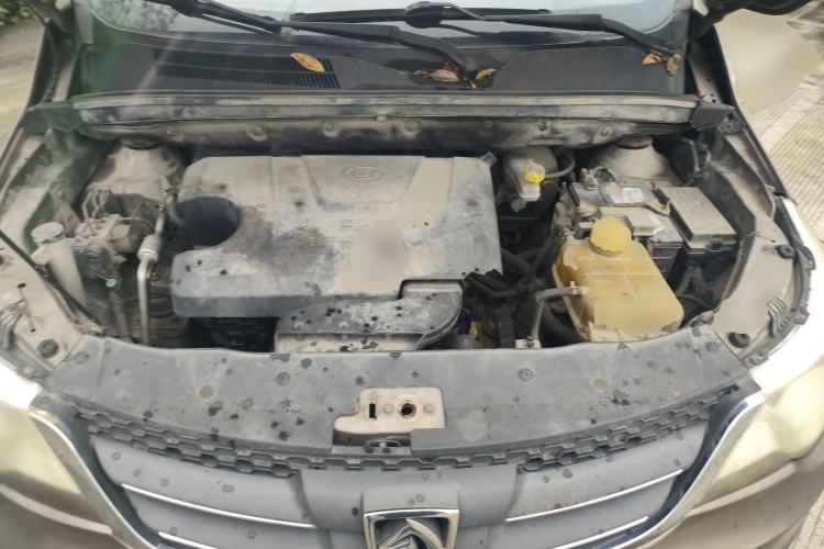 Used Baojun 730 2014 1.5L manual standard trim 7 seats Engine Bay