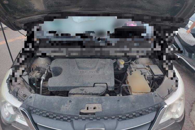 Used Baojun 730 2014 1.5L manual standard trim 7 seats Engine Bay
