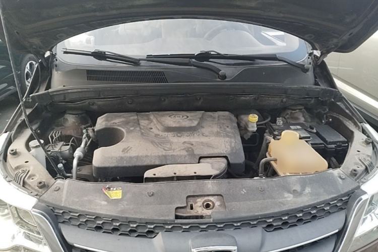Used Baojun 730 2014 1.5L manual standard version 5 seats Engine Bay