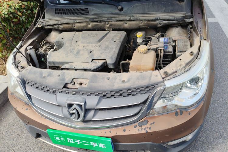 Used Baojun 730 2014 1.5L manual Comfort ESP version 7 seats Engine Bay