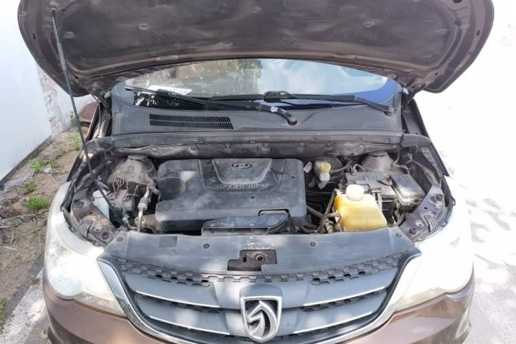 Used Baojun 730 2014 1.5L manual Comfort ESP version 7 seats Engine Bay