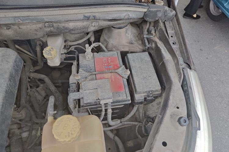 Used Baojun 730 2014 1.5L manual Comfort ESP version 7 seats Engine Bay Left