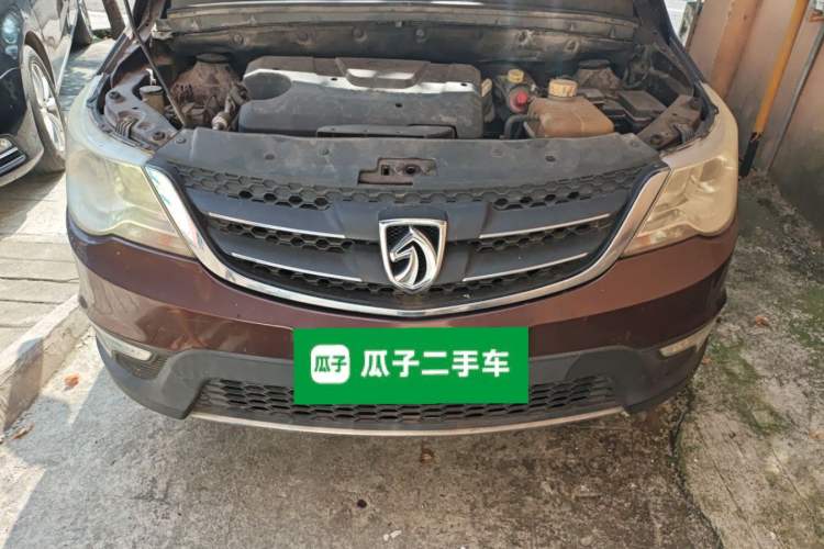 Used Baojun 730 2014 1.5L manual luxury trim 7 seats Engine Bay