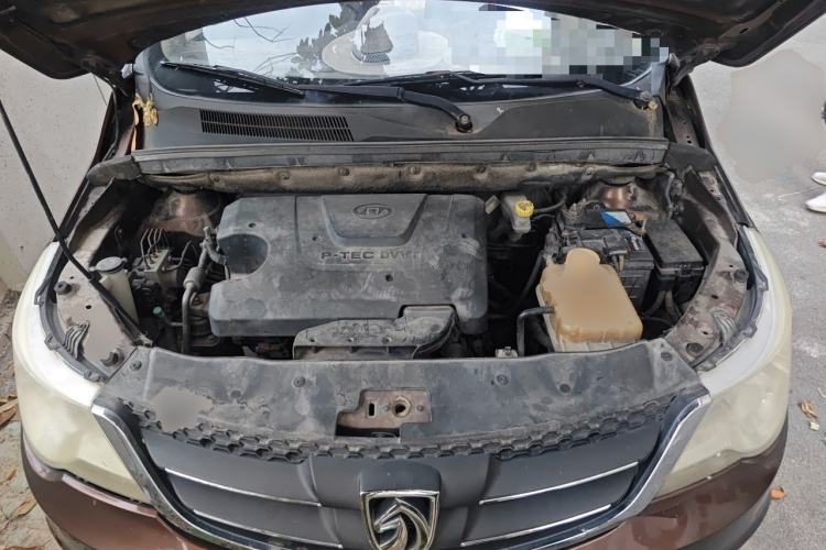 Used Baojun 730 2014 1.5L manual Comfort version 7 seats Engine Bay