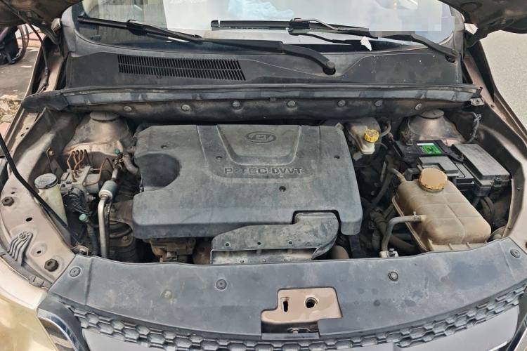 Used Baojun 730 2014 1.5L manual Comfort version 7 seats Engine Bay