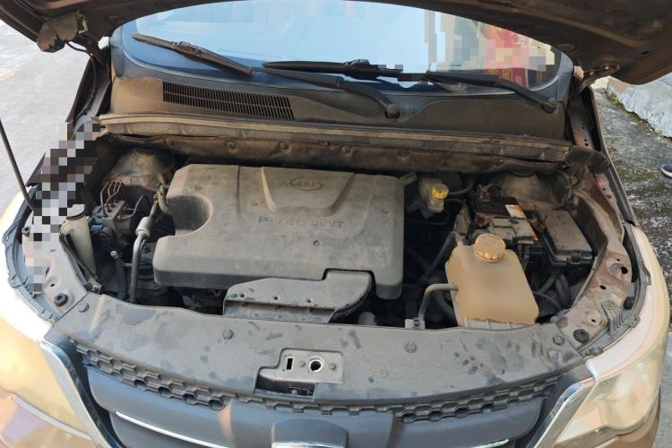 Used Baojun 730 2014 1.5L manual Comfort version 7 seats Engine Bay