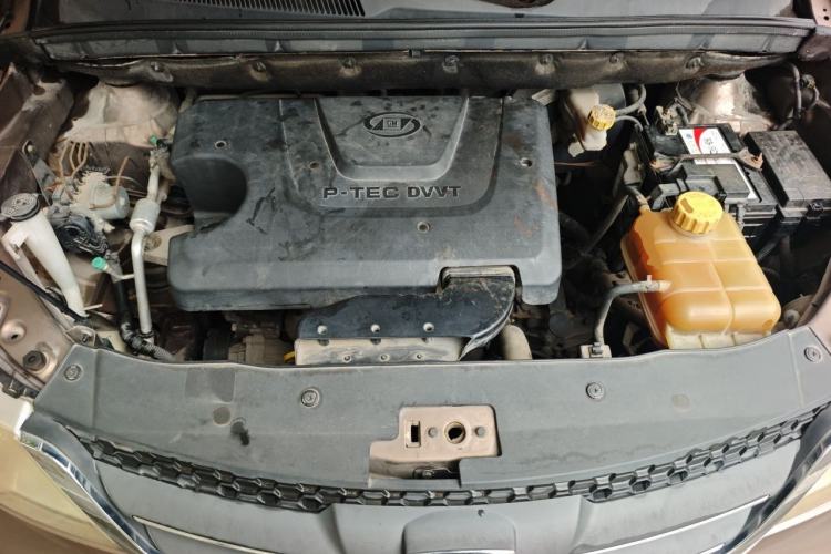 Used Baojun 730 2014 1.5L manual standard trim 7 seats Engine Bay