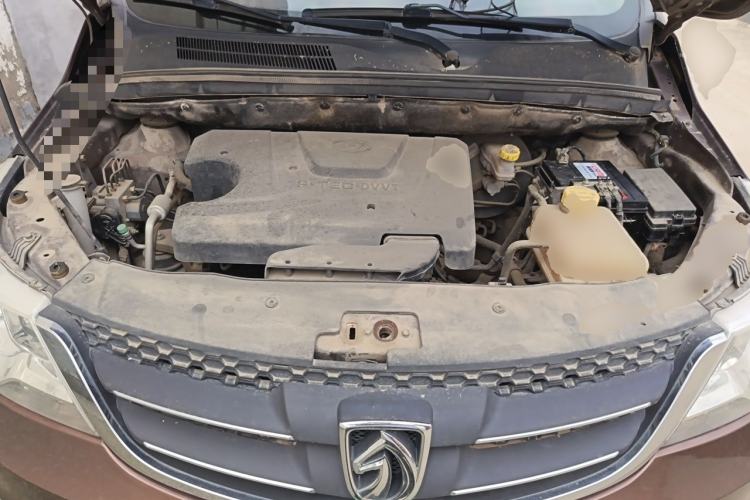 Used Baojun 730 2014 1.5L manual Comfort version 7 seats Engine Bay