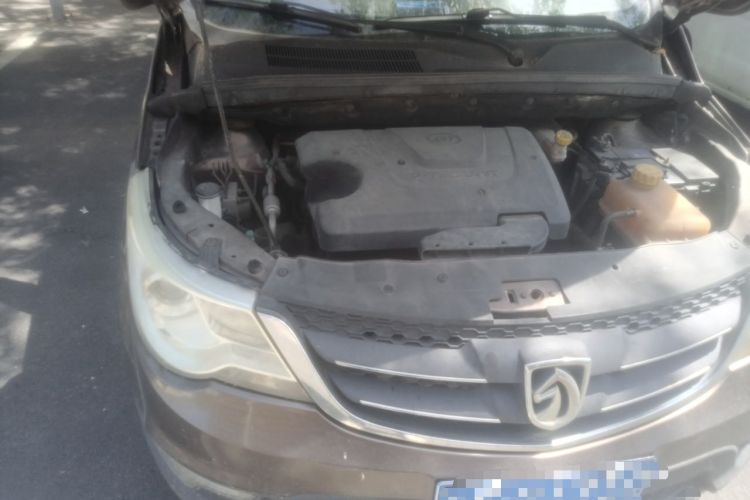 Used Baojun 730 2014 1.5L manual luxury trim 7 seats Engine Bay Right