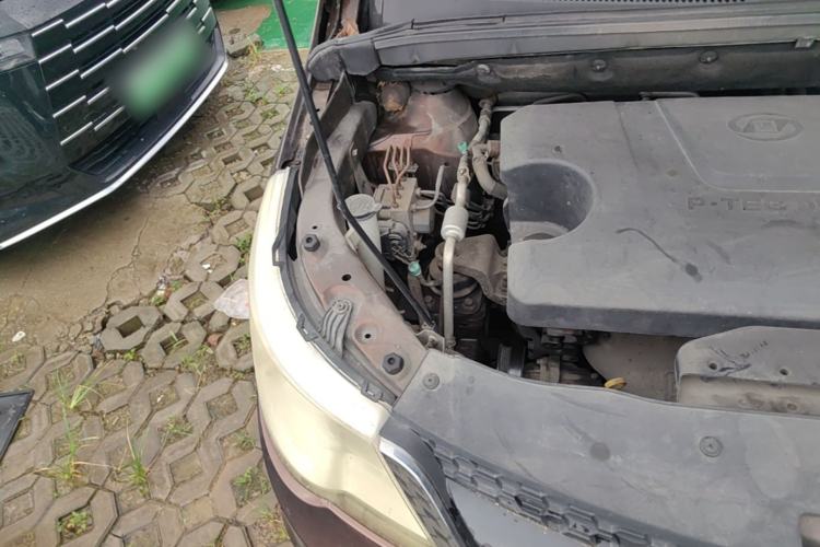 Used Baojun 730 2014 1.5L manual Comfort ESP version 7 seats Engine Bay Right